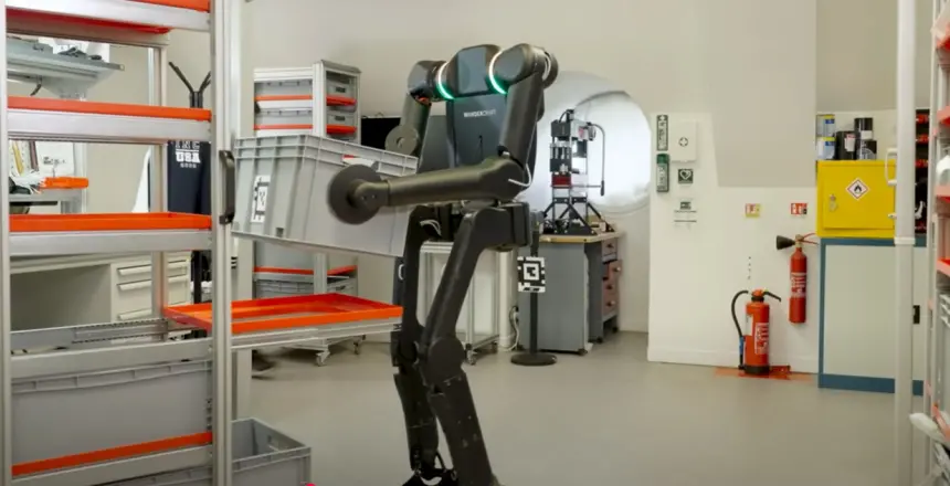 Calvin adlı insansı robot Renault fabrikasında test ediliyor