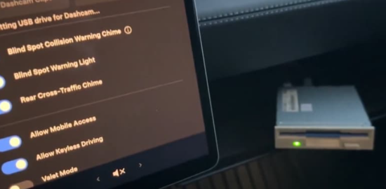 Disketten Tesla’ya: 90’lar teknolojisi modern elektrikli otomobilde yeniden hayat buldu