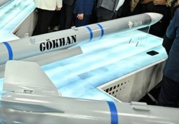 Türkiye’nin ilk ramjet motorlu füzesi GÖKHAN, İDEF 2025’te tanıtıldı