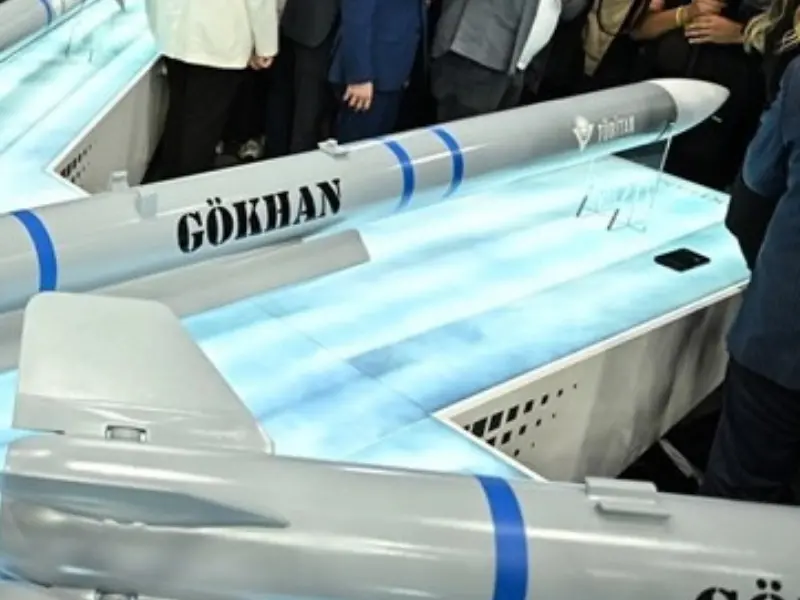 Türkiye’nin ilk ramjet motorlu füzesi GÖKHAN, İDEF 2025’te tanıtıldı