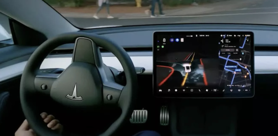 Eski Tesla çalışanları: Tam Otonom Sürüş sistemi iddia edildiği kadar hazır değil