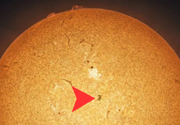 Astrofotoğrafçı, güneş parlamasıyla birleşen ISS geçişinin eşsiz karesini yakaladı