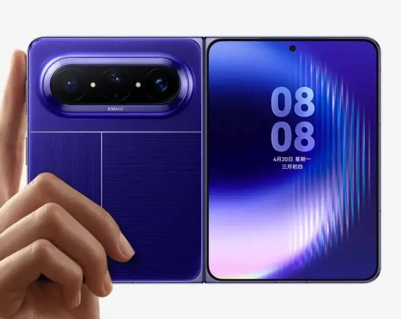 Huawei Pura X Max ile katlanabilir tasarım yarışında yeni hamle