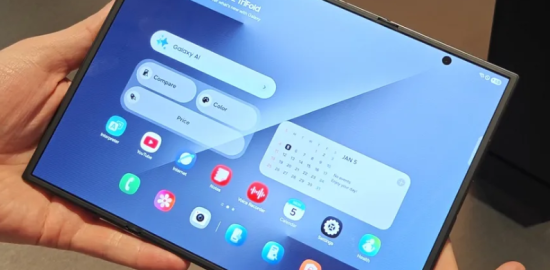 Samsung'un üçe katlanan telefonu geri dönüyor! 10 inçlik ekranıyla yine sınırları zorlayabilir