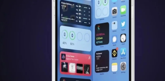 Apple katlanabilir iPhone yarışına sonunda giriyor