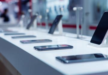 Samsung ABD’de yükseliyor, iPhone satışları geriliyor