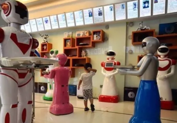 Çin robot mağazası teknolojiyi günlük yaşama nasıl entegre ediyor?