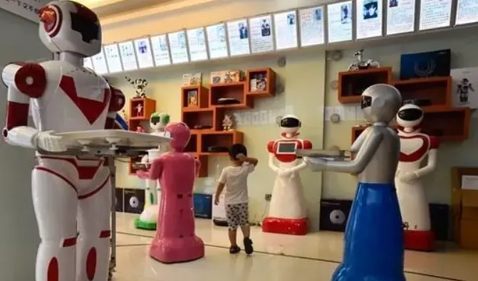 Çin robot mağazası teknolojiyi günlük yaşama nasıl entegre ediyor?