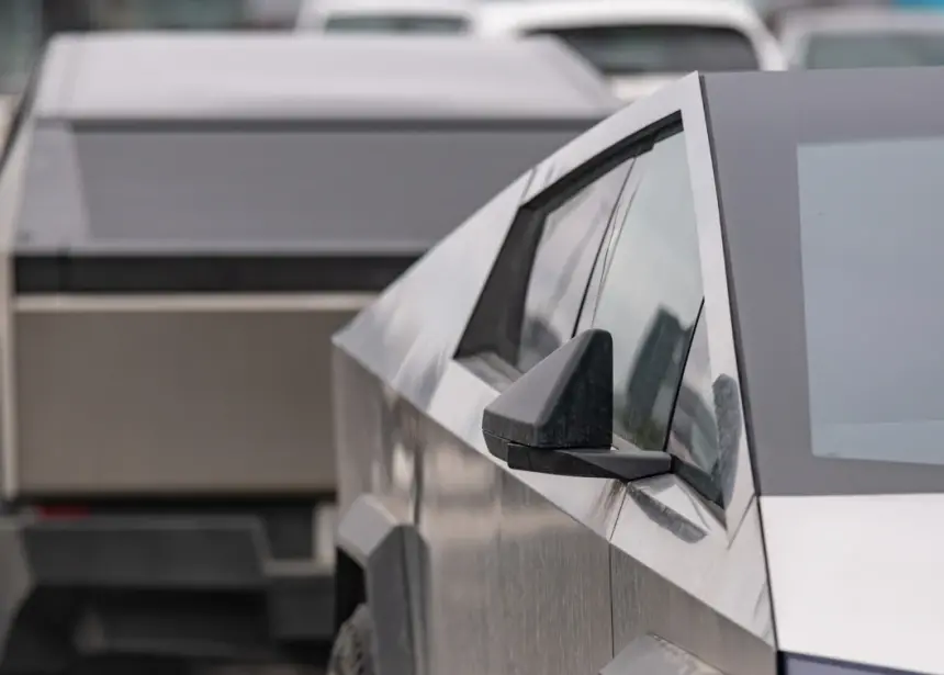 Tesla Cybertruck yine geri çağrıldı: bu kez tekerleklerin fırlama riski ortaya çıktı