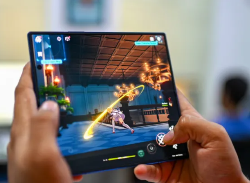 Samsung Galaxy Z Fold 8'in ilk izlenimleri ortaya çıktı: Katlama izi Ultra modelden daha iyi olabilir
