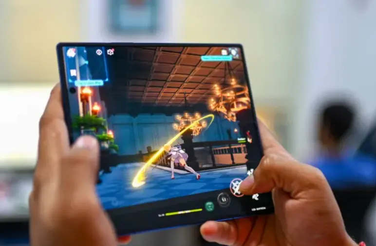 Samsung Galaxy Z Fold 8'in ilk izlenimleri ortaya çıktı: Katlama izi Ultra modelden daha iyi olabilir