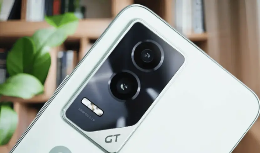 Honor GT2 oyun odaklı gücüyle sahnede: batarya büyük, bellek uçuyor