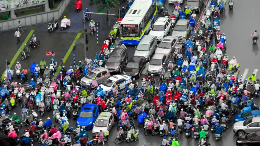 Vietnam benzinli motosikletleri yasaklayarak dönüşüme hazırlanıyor