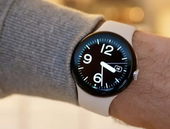 Google, Pixel Watch için telefonla otomatik kilit açma özelliği hazırlıyor