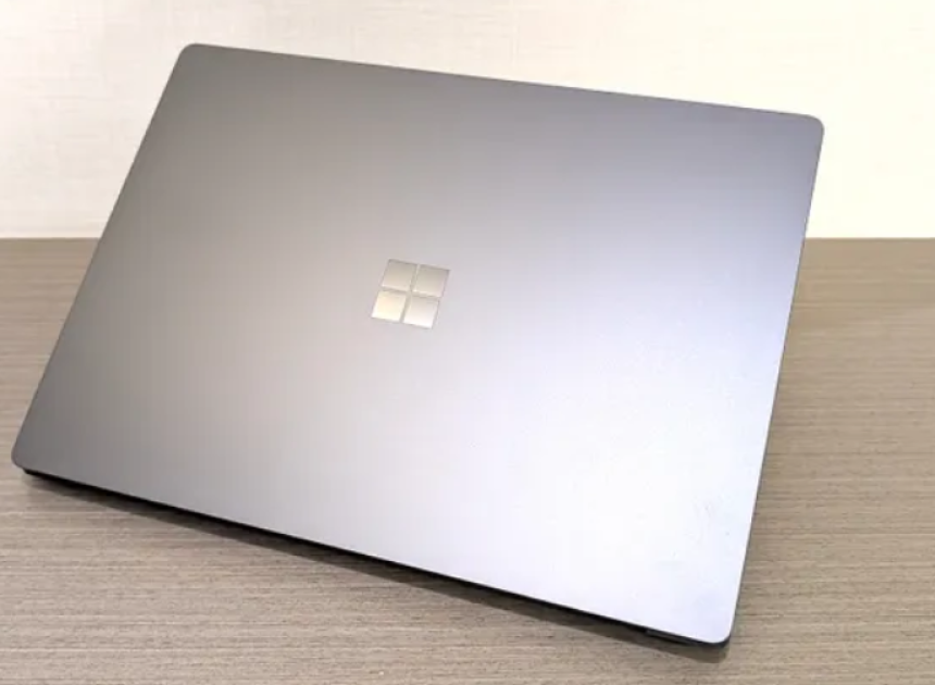 Microsoft'un Surface Laptop Ultra'sından normal Surface Laptop'a gelmesi gereken 3 özellik