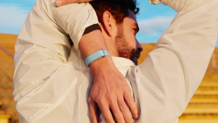 Fitbit Air incelemeleri yayınlandı: Ekransız tasarım gerçekten işe yarıyor mu?