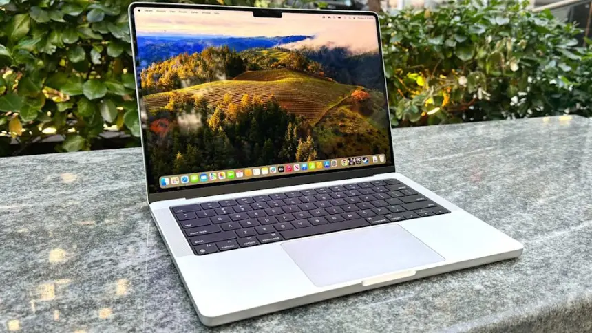 M5 MacBook Pro 2026’da geliyor: Apple’ın OLED hamlesi