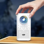 XElectron PocketBeam tanıtıldı: taşınabilir ve bataryalı akıllı projektör