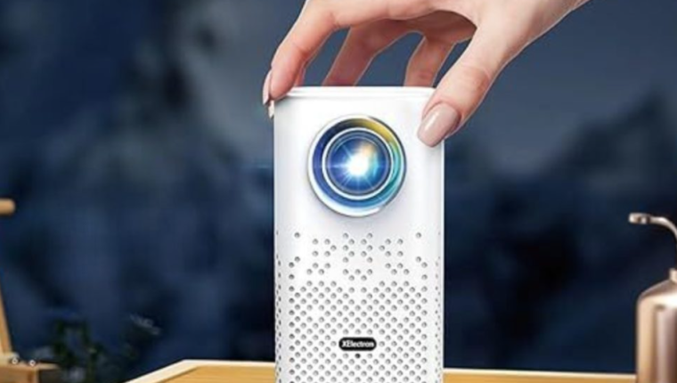 XElectron PocketBeam tanıtıldı: taşınabilir ve bataryalı akıllı projektör