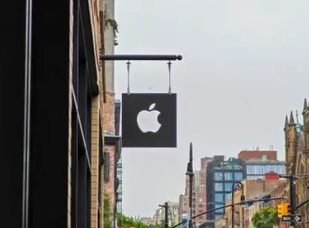 Samsung, iPhone Fold ekran üretimi için onay aldı ancak menteşe sorunu sürüyor