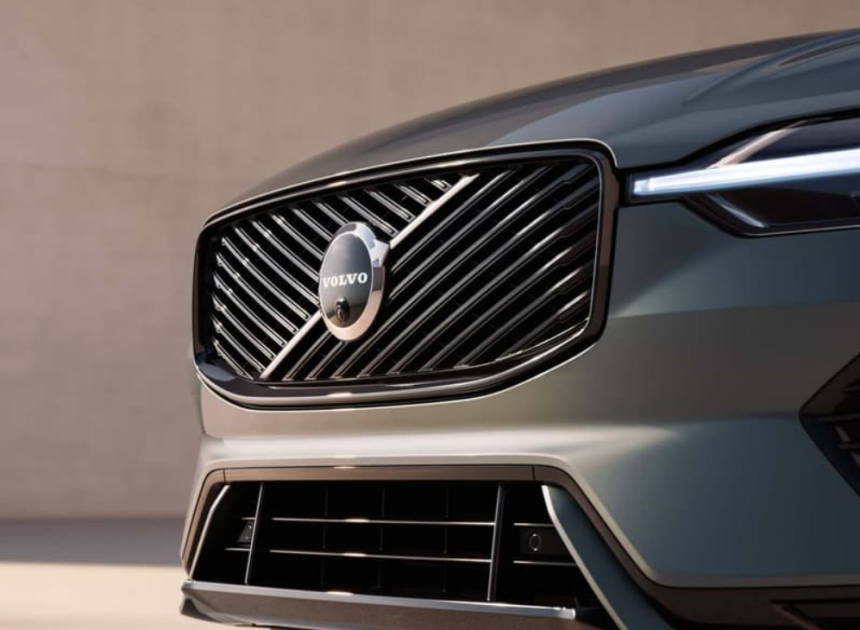 Volvo XC60 büyük dönüşüme hazırlanıyor: Elektrikli otomobillere yaklaşan menzil sunacak