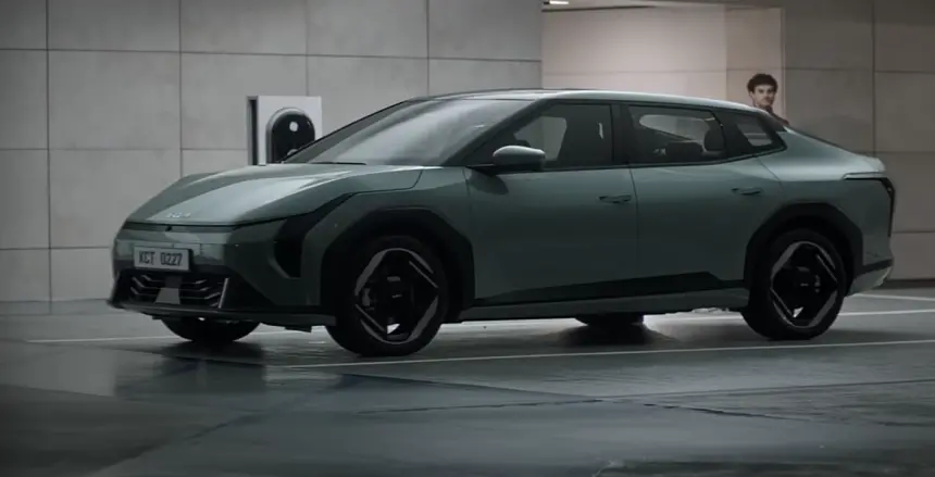 Şimşek Avrupa’dan çaktı: Kia EV4, ilk elektrikli Kia olarak sahneye bomba gibi düştü