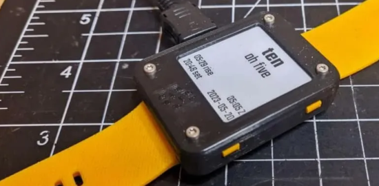 Apple Watch Ultra 3’ü unutturabilir: Bu E Ink akıllı saat tam 400 gün pil ömrü sunuyor