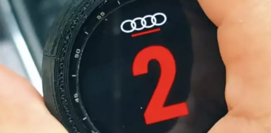 Audi A4 B5 için çılgın mod: Bir Reddit kullanıcısı vites topuzuna akıllı saat yerleştirdi