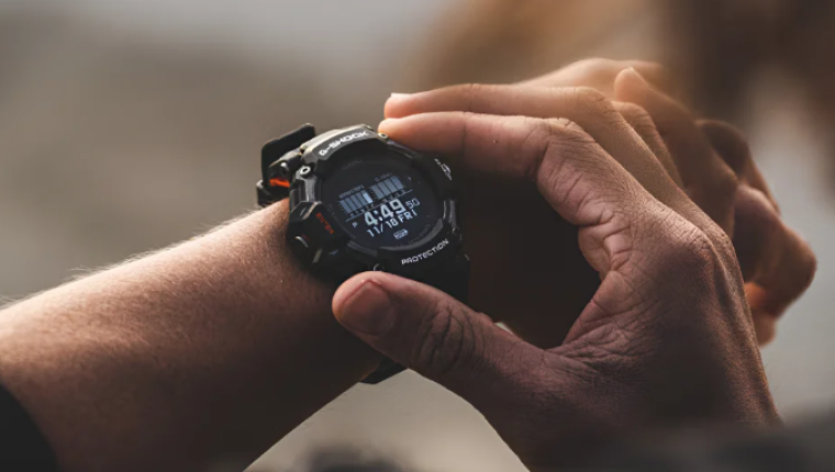 Casio G-Shock mı, Apple Watch Ultra 3 mü? İşte hangi dayanıklı saat size daha uygun