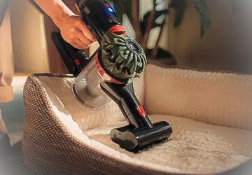 Dyson V8 Cyclone uçtu geldi: kablosuz süpürgede canavar güç!