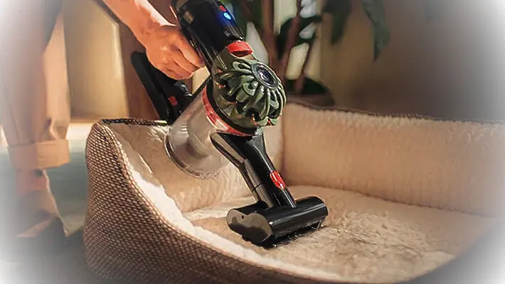Dyson V8 Cyclone uçtu geldi: kablosuz süpürgede canavar güç!