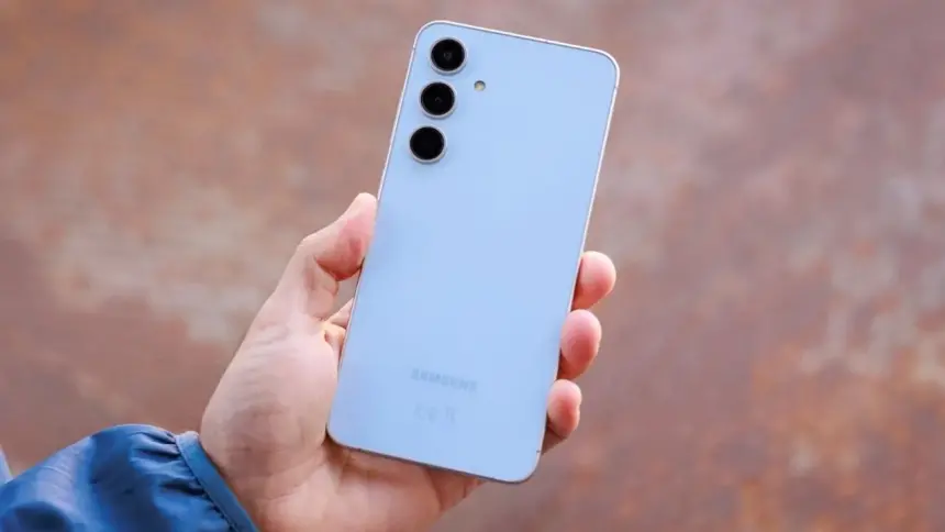Merakla bekleniyordu: Samsung Galaxy S25 FE fiyatı belli oldu