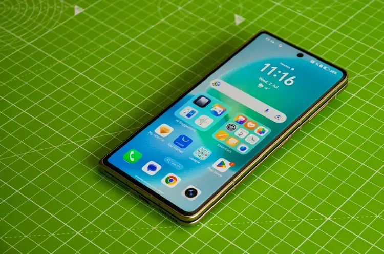 Honor Magic V5 dünyanın en ince katlanabilir telefonu olacak
