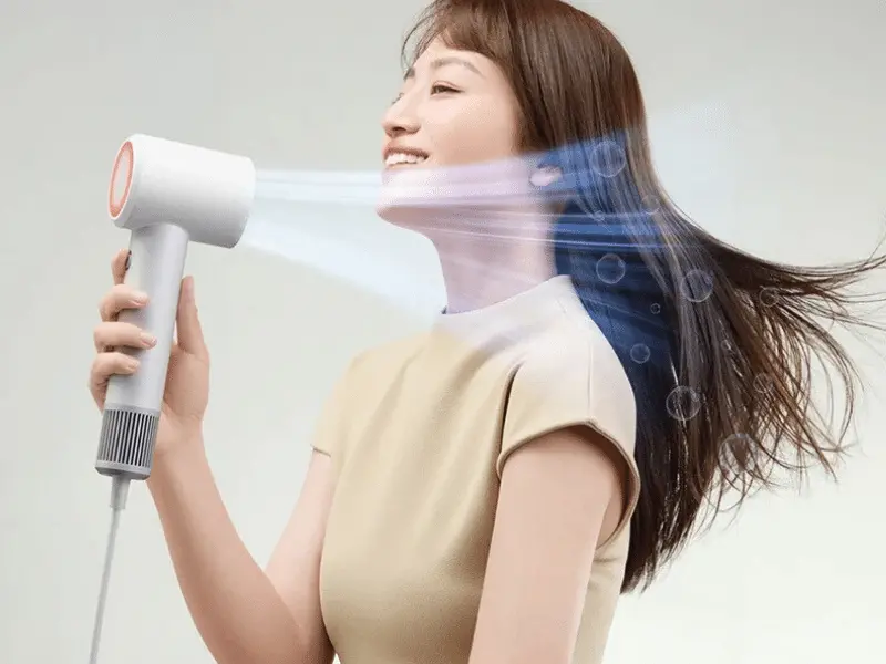Xiaomi, Akıllı Sıcaklık Sensörlü Saç Kurutma Makinesini Tanıttı